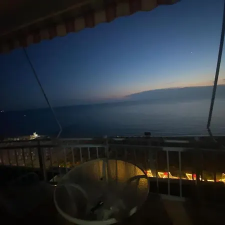 Captain View *
